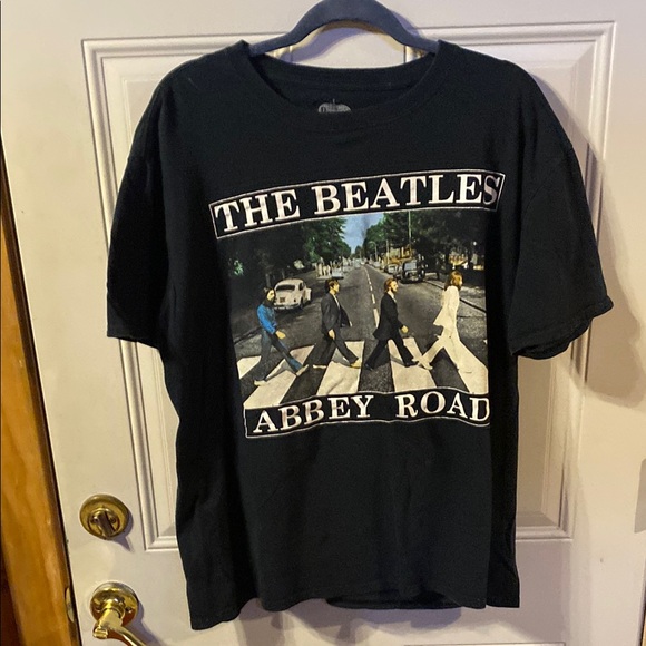 The Beatles Tops - The Beatles Abbey Road Black T-Shirt, Size XLarge, Nothing on the Back